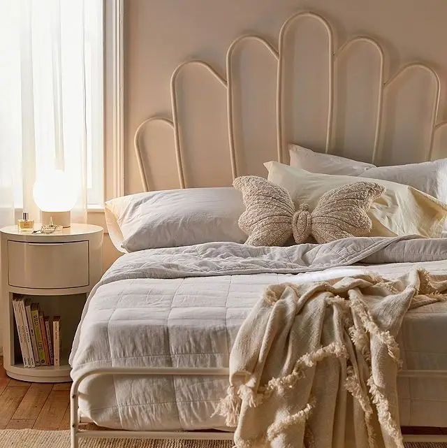 Scalloped Double Bed