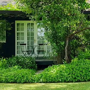 New Landlord Demands Tenants Restore The Garden To Its Original State, Loses It When He Sees It's Now Just A Patch Of Dirt New Landlord Demands Tenants Restore The Garden To Its Original State, Loses It When He Sees It's Now Just A Patch Of Dirt