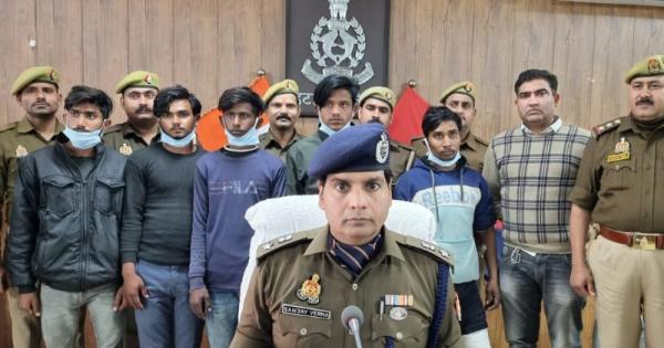 Etawah News: ऑटो चोरी करने वाले पांच आरोपी मुठभेड़ में गिरफ्तार… चोरी का माल बरामद