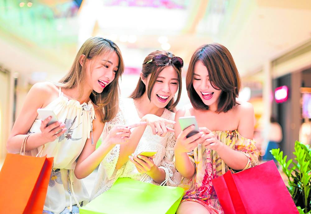 Filipinos spending more on gadgets, luxury