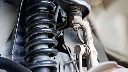 Car Tips: गाड़ी की ग्राउंड क्लियरेंस को चाहते हैं बढ़ाना, तो इन तीन उपायों को जरूर अपनाना, जानें डिटेल