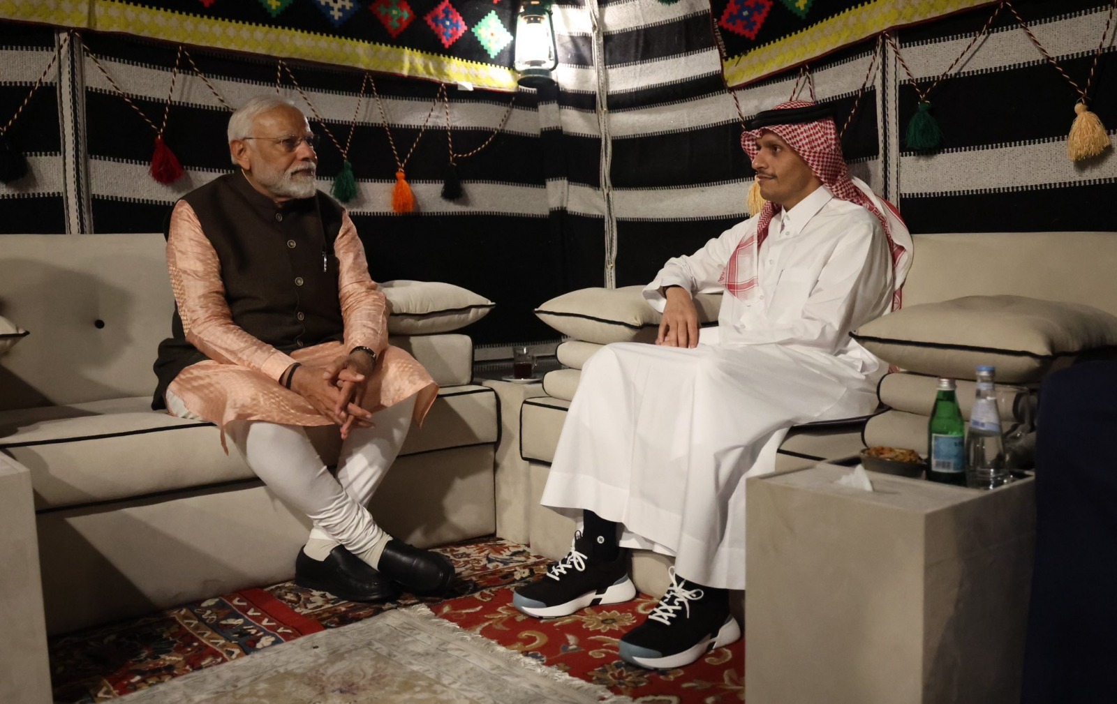 Qatar news: पीएम मोदी पहुंचे कतर, दोनों देशों के बीच एनर्जी, टेक्नोलॉजी और इन्वेस्टमेंट पर हुई चर्चा