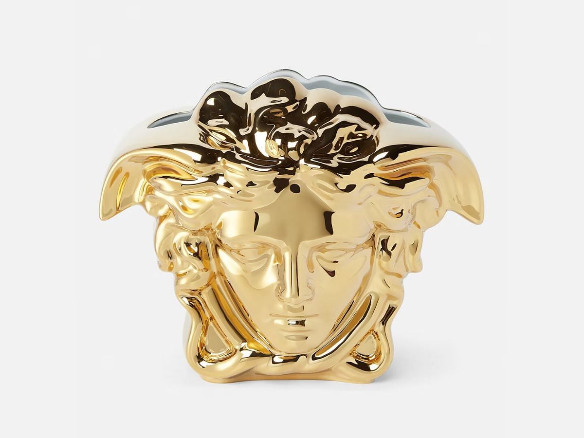 9 Best Versace home decor items to avail in 2024