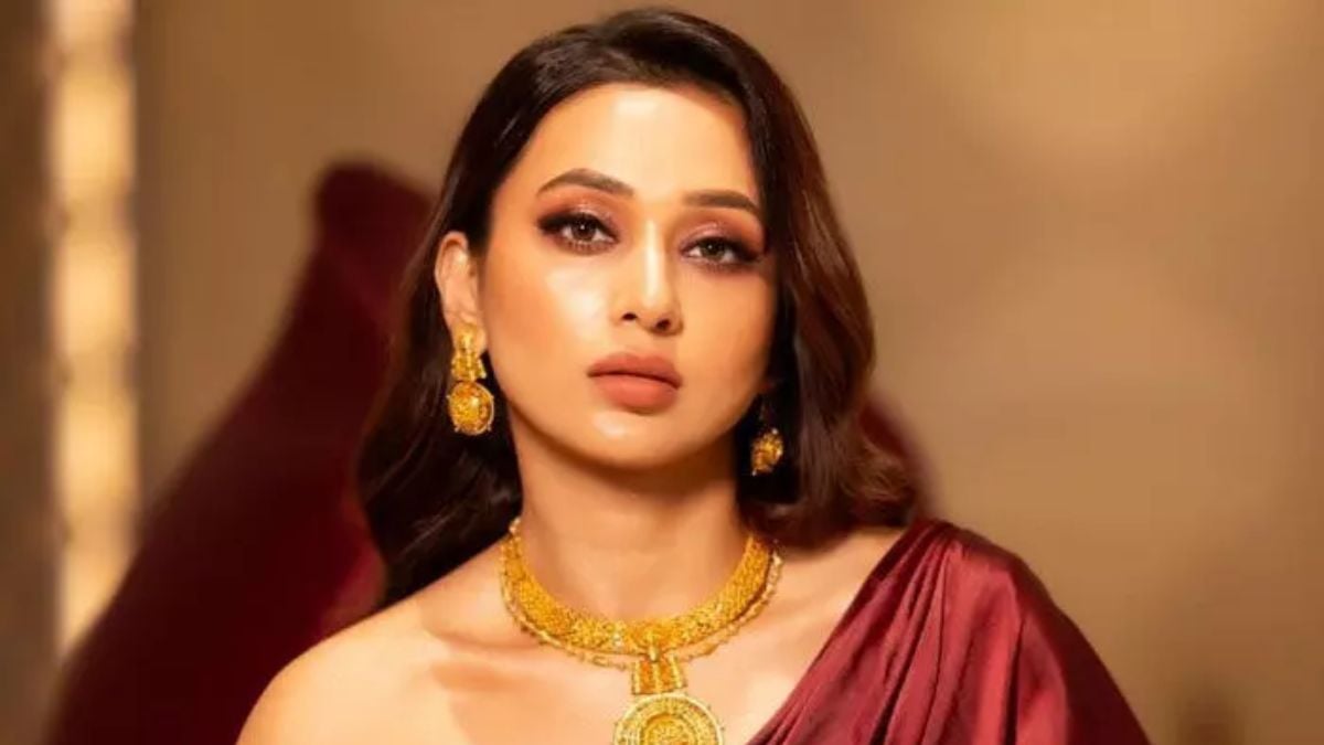 Mimi Chakraborti: जानें कौन हैं पश्चिम बंगाल की एक्ट्रेस और सांसद मिमी चक्रवर्ती? ममता बनर्जी को दिया झटका |Who is mimi chakraborty resigned from mamata banerjee party tmc mp post