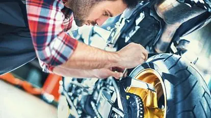 If there is a fault in the chain of the bike then it becomes a problem, how should one take care, know details