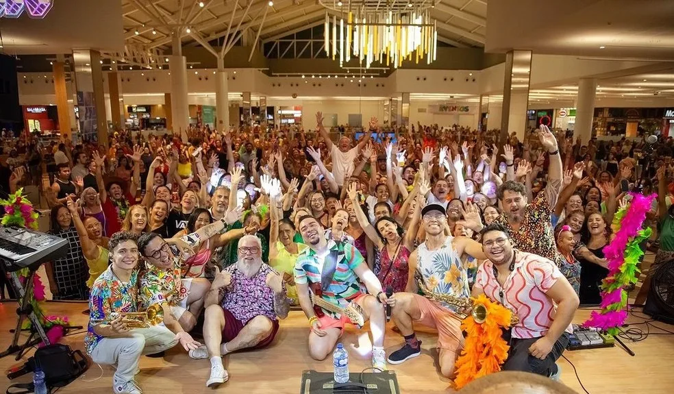 Bloco Mambebe, Superbanda, Os Alzafemas e Larissa Leite animam quatro dias de pós-Carnaval — Foto: Divulgação