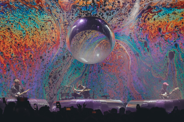 Immersive Spaces: Shaping Profound Experiences Through Architecture and Art
