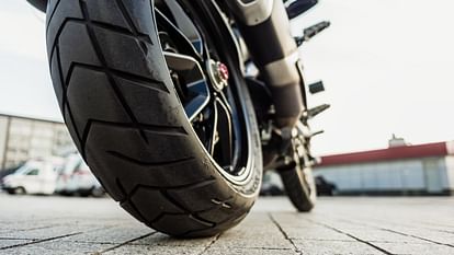 Bike Care Tips: बाइक में सामान्य से ज्यादा चौड़े टायर के क्या है फायदे और नुकसान, जानें पूरी डिटेल