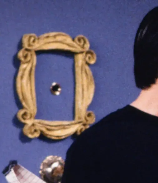 Viewers said the DIY ring holder reminded them of the peephole frame from the TV show Friends