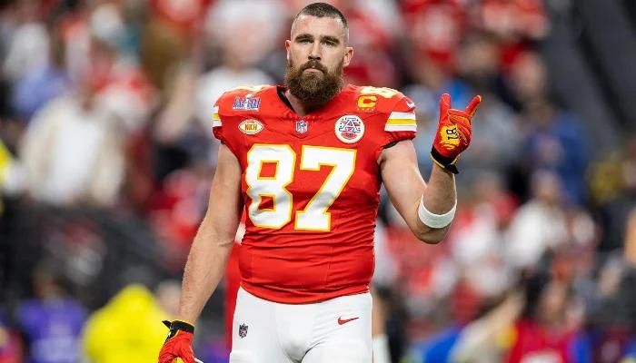 Travis Kelce Wins the 2024 People’s Choice Award After Taylor Swift’s Heart