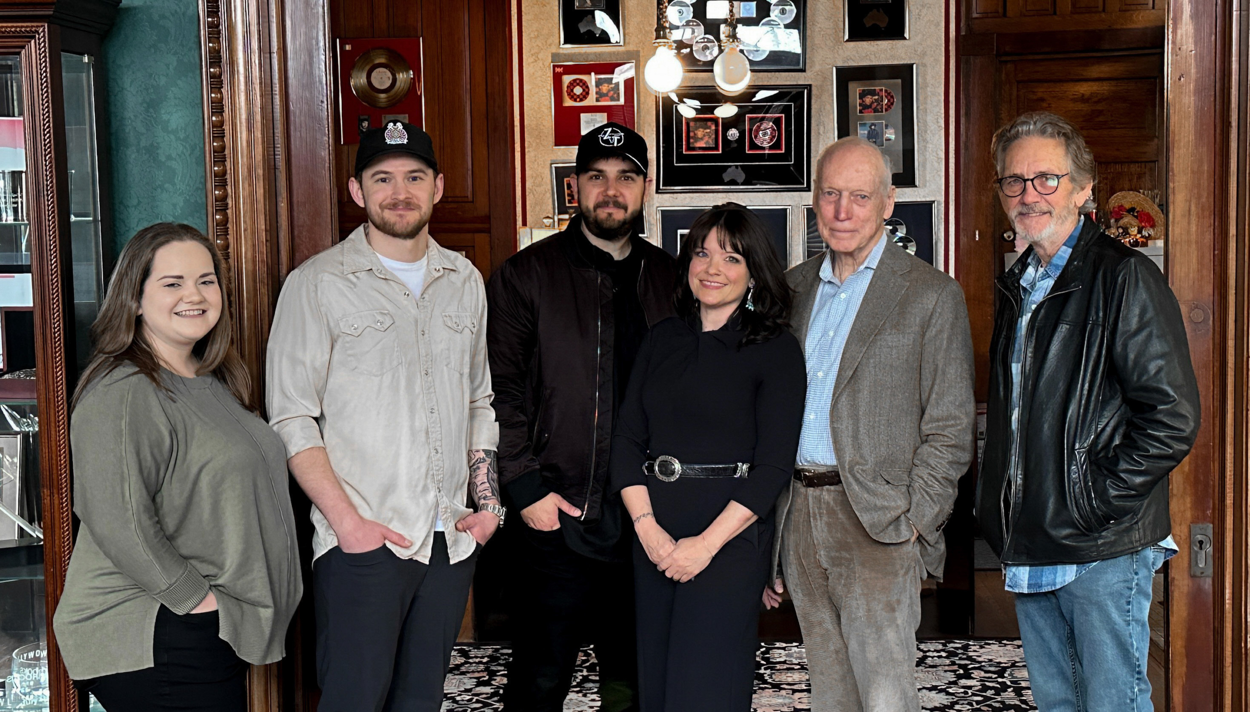 Major Bob Music & Dreamlined Entertainment Sign Jen Stegall