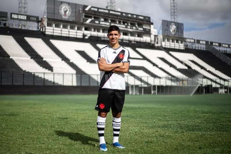 Vasco oficializa contratação de joia do futebol argentino: ‘Muito feliz aqui”