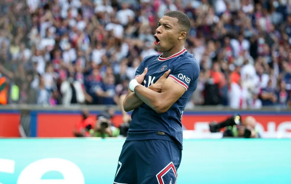 Mbappé trabalha para garantir exclusividade de marca na sua comemoração dos gols — Foto: Getty Images