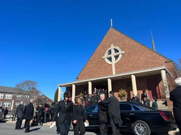 Mourners gathered at Holy Name of Mary Church on Jamaica Ave. in Valley Stream for Pablo Rivera's funeral service on Friday morning. (Emma Seiwell)