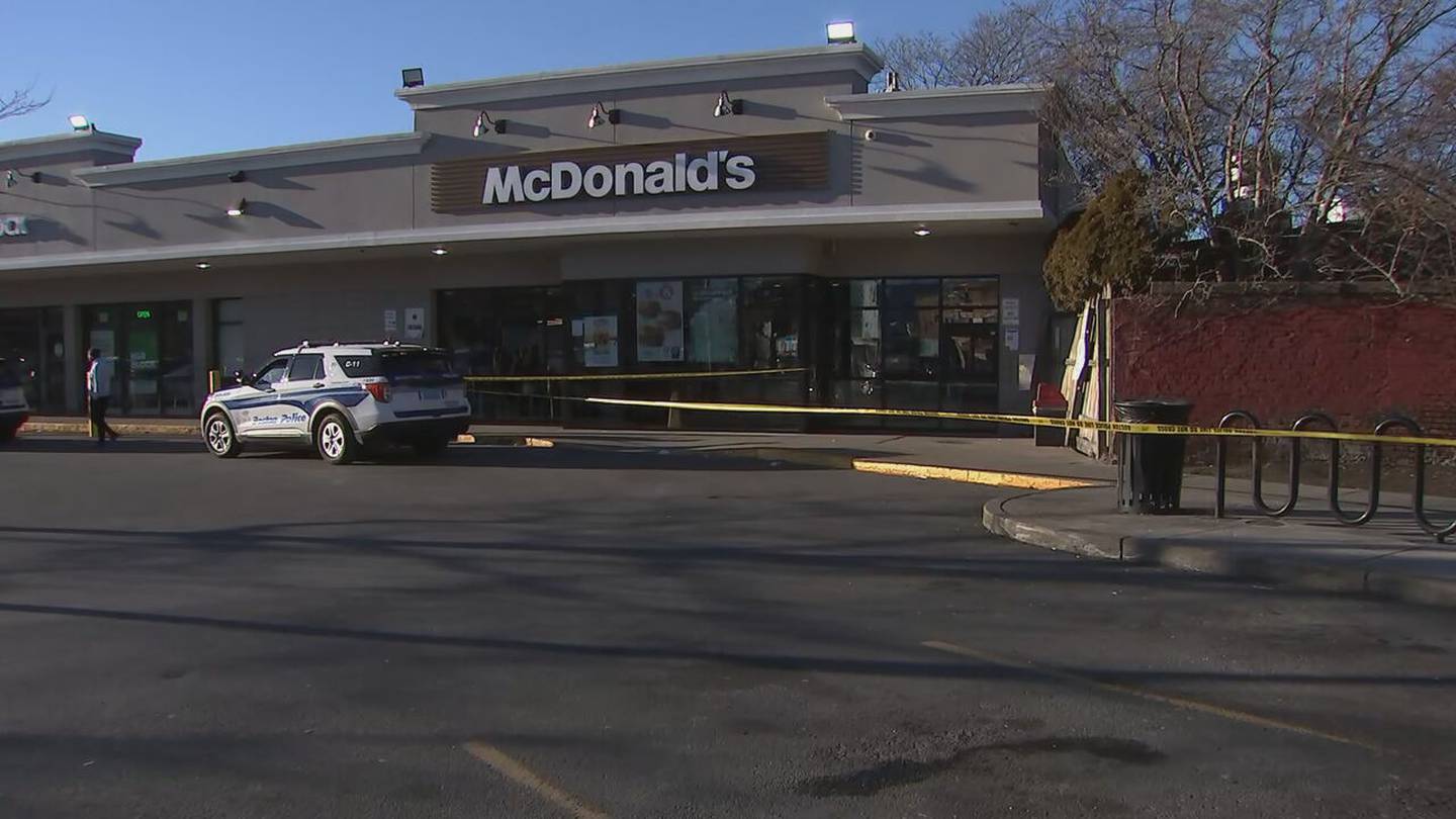 Victim hospitalized after daytime stabbing at Dorchester fast food restaurant