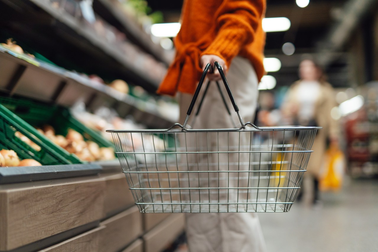 Hawaii residents feel price surge for food at grocery stores during President’s Day weekend