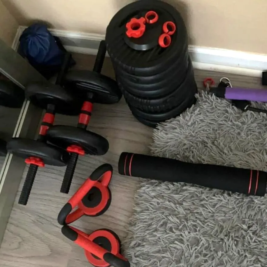 Dumbbells, Barbell, Kettlebell – Oh My! Trakmaxi’s Multitasking Marvel!