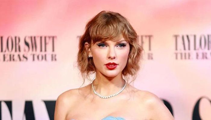 Taylor Swift Fan Is Upset After Spending $800 on VIP Tickets with a Blocked View