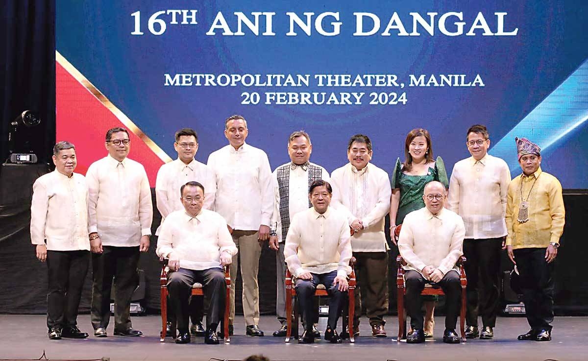 Marcos leads ‘Ani ng Dangal’ rites