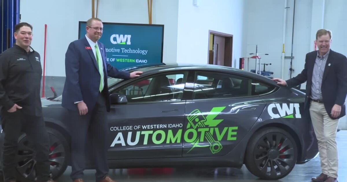 CWI Auto Tech students welcome electric vehicles to keep up with competitive job market