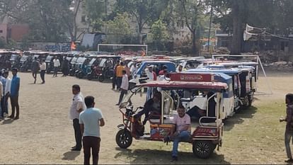 E Rikshaw Auto Hadtal: 500 की कमाई 100 रुपए दिन पर पहुंची, हजारों ई रिक्शा चालक हड़ताल पर