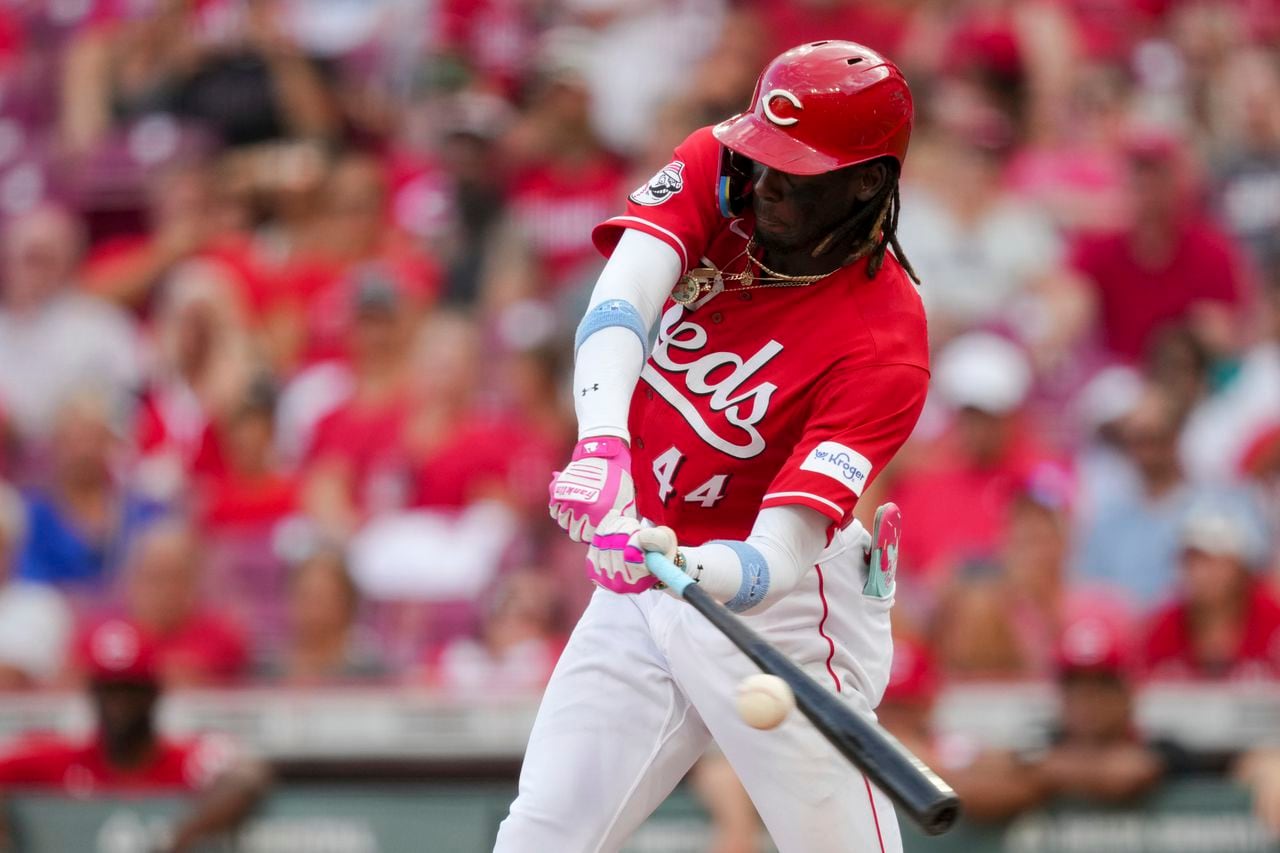 Reds’ Elly De La Cruz smashes car window with foul ball (video)