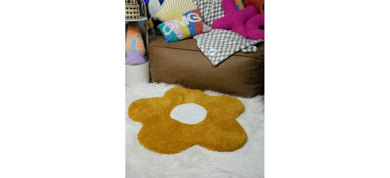 Urban Shop Daisy Flower Shape Accent Rug