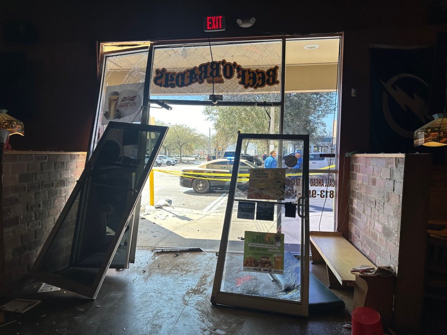 Pasco County woman crashes car into Beef O’ Brady’s restaurant