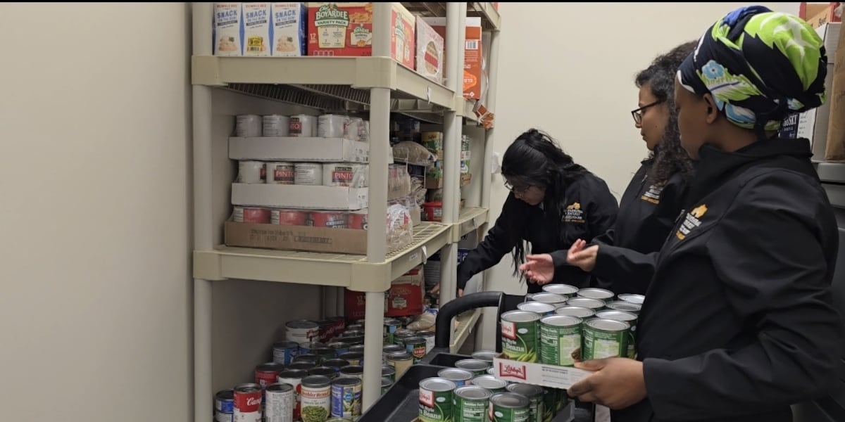 Houchens Food Group provides food donation to SKYCTC food pantry