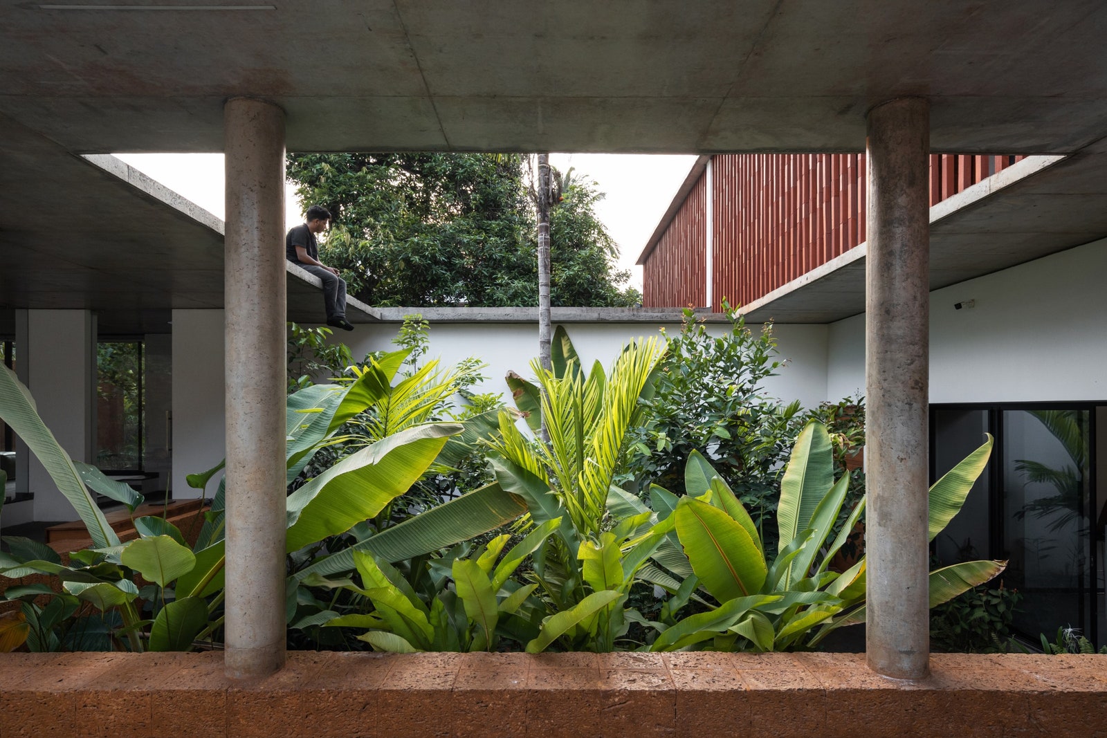 This 6,000-square-foot biophilic home in Kerala is naturally climate controlled