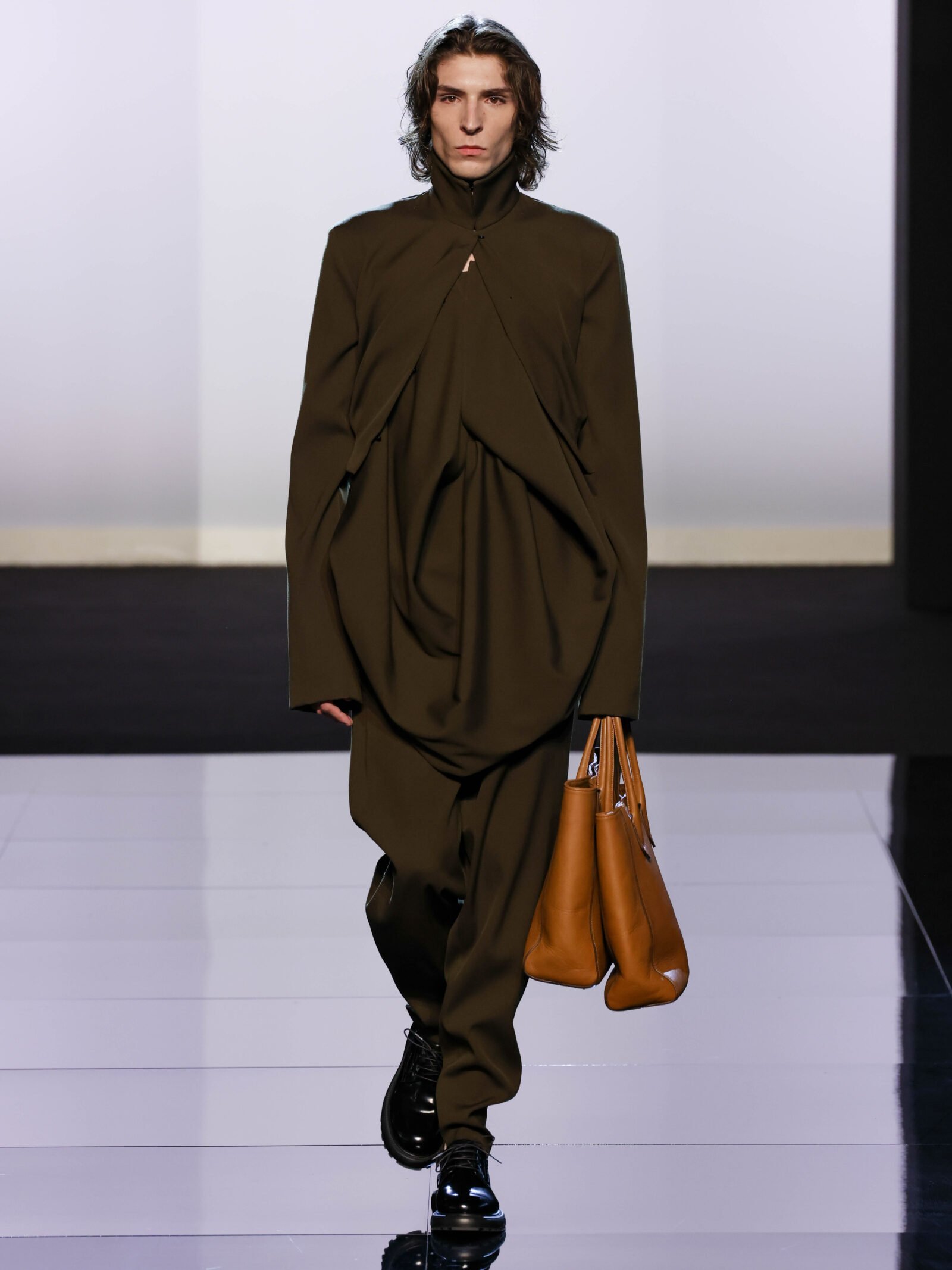 Alberto Zambelli Fall/Winter 2024 ‘Nexum’ Reinvigorates Fashion with a Luxurious Embrace