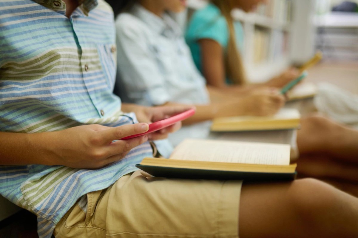 Itália proíbe uso de celulares e tablets nas salas de aula