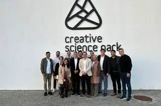 Empreendedores junto com representantes da Fundect, Startup Fiems e Creative Science Park (Foto: Divulgação/Fundect)