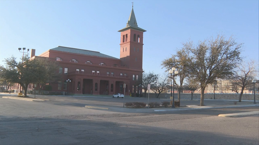 Ex-city manager challenges El Paso’s proposal for cultural and performing arts center