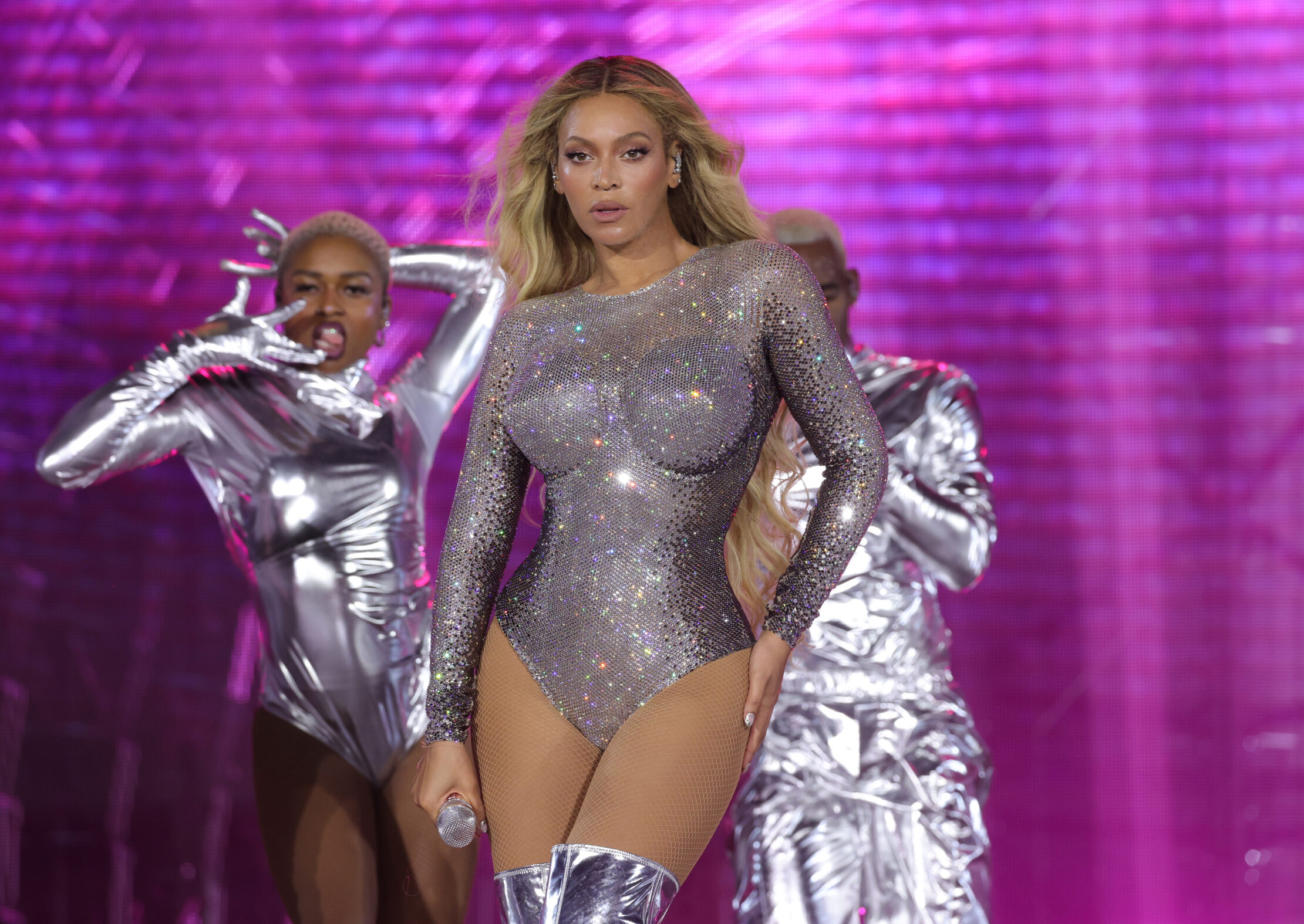 Beyonce’s CR Fashion Book Mullet Sends “Act III” Rumours Flying