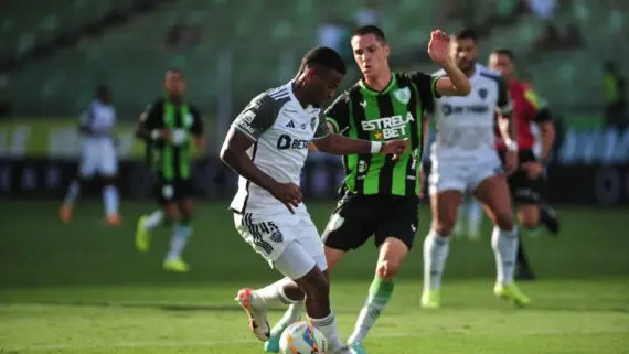 Alisson e Alê durante duelo entre Atlético e América pelo Campeonato Mineiro (foto: Alexandre Guzanshe/EM/D.A Press)