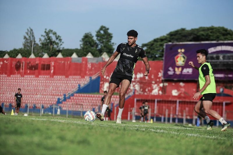 Figueirense anuncia a contratação de atacante que estava no futebol da Indonésia