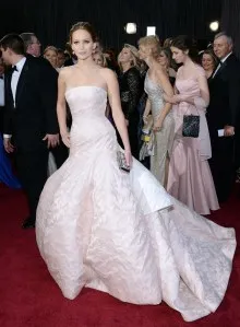 arrives at the Oscars at Hollywood & Highland Center on February 24, 2013 in Hollywood, California.