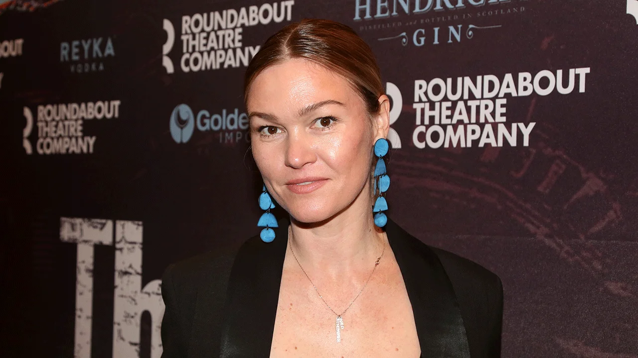 Julia Stiles at an event