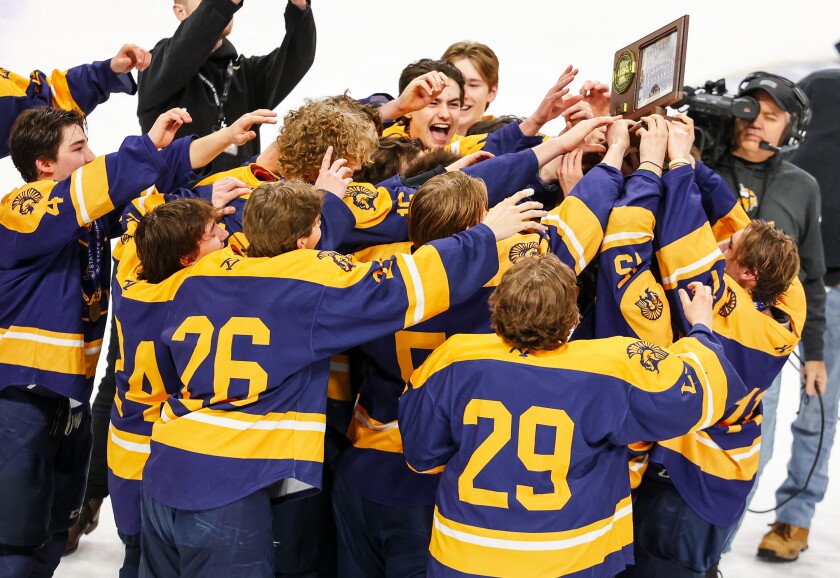 Defending Class A champ Mahtomedi wins Section 4A crown in thrilling fashion