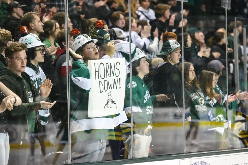 030624.S.BP.BSUMHKY Fans.jpg