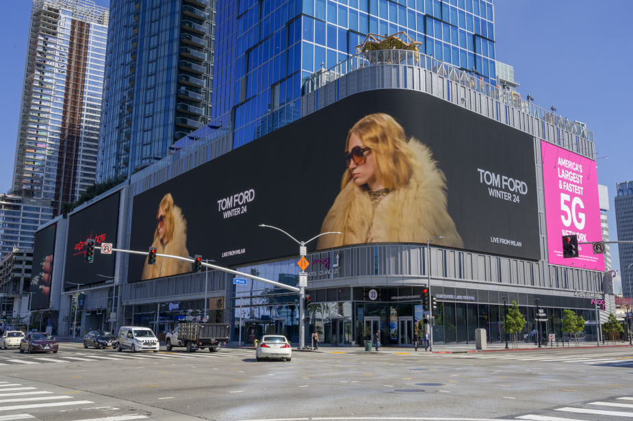 Ocean Outdoor and Branded Cities Present Transatlantic OOH Live Fashion Spectacle