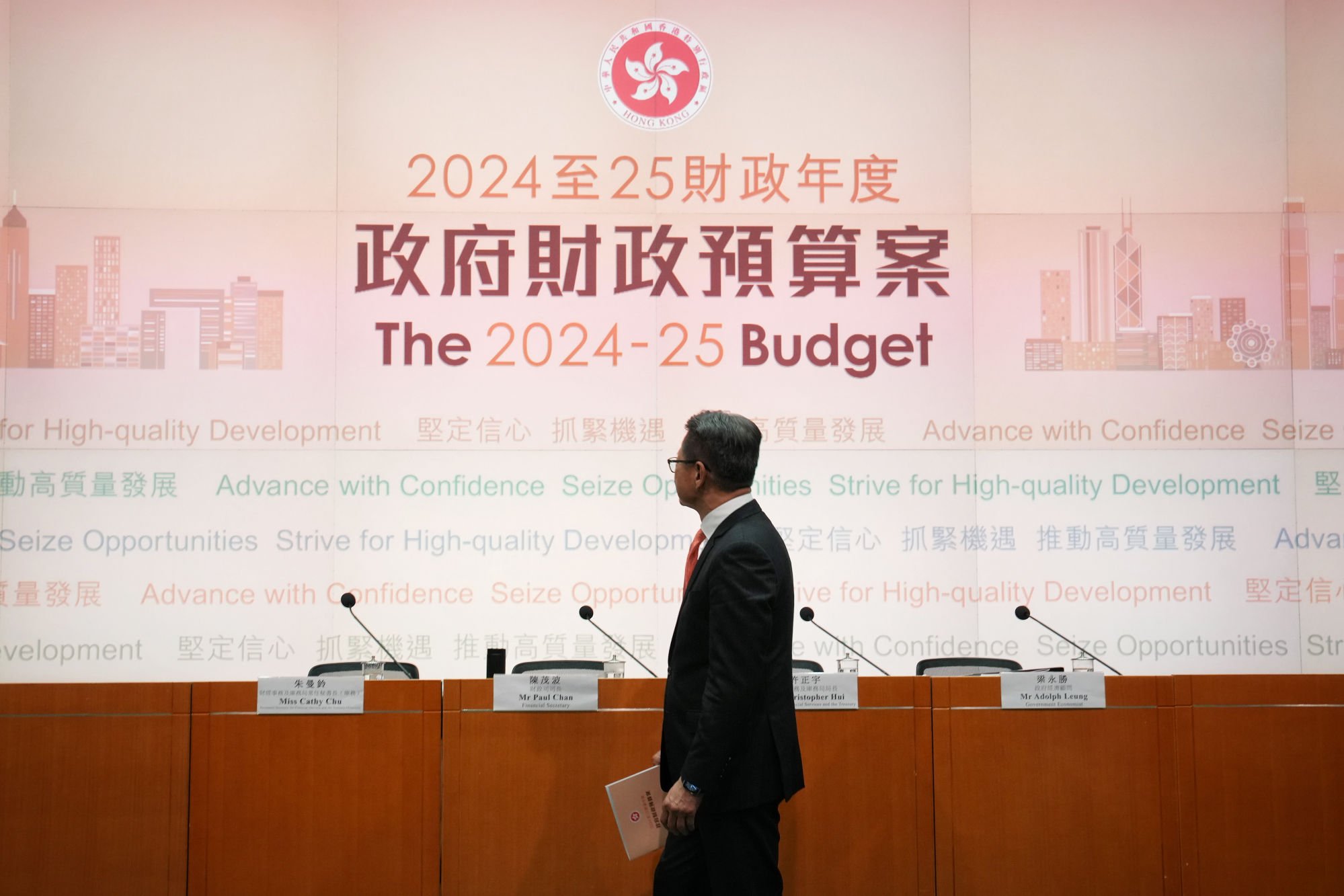 Issuing bonds to tackle Hong Kong deficit not ‘monstrous’: ex-minister Henry Tang