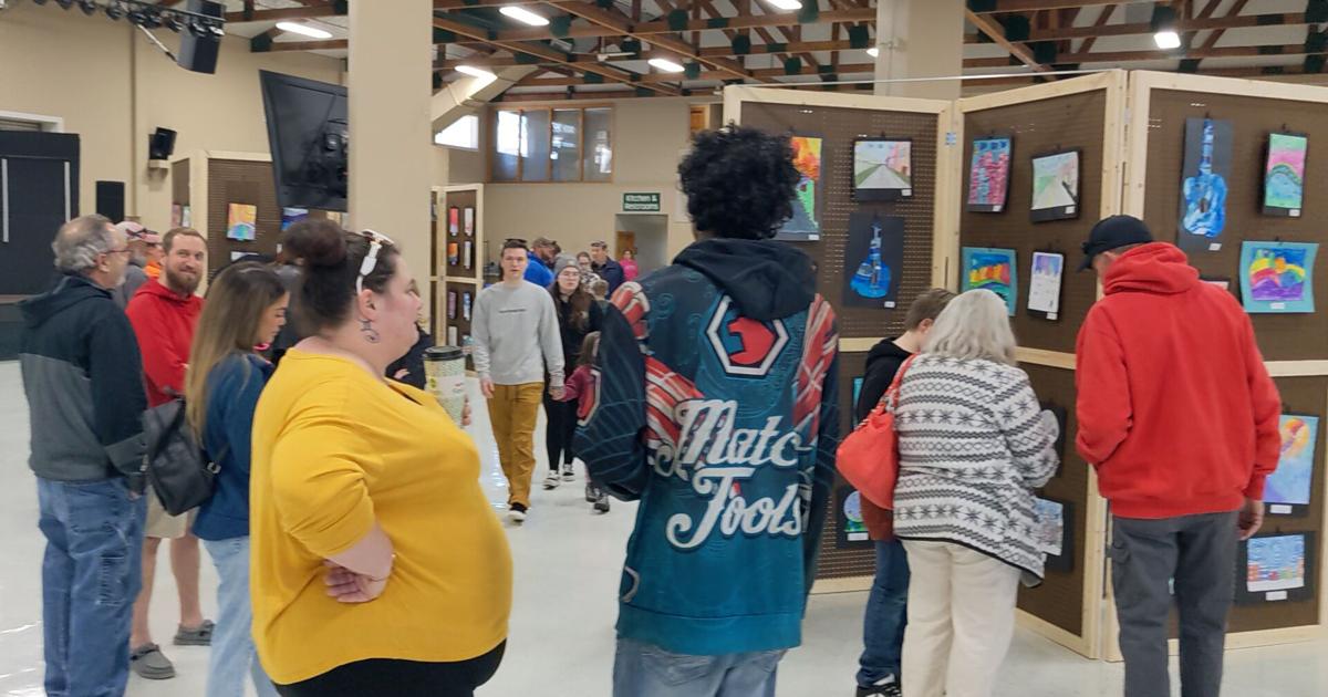 Jefferson City elementary schoolers showcase over 800 pieces of artwork