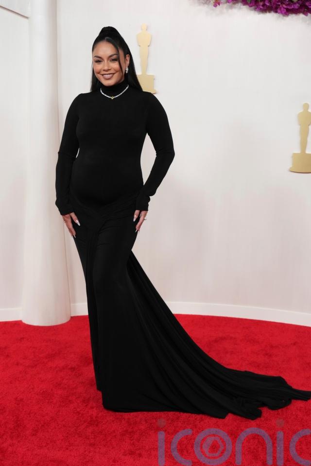 Pregnant Vanessa Hudgens sets early all-black fashion trend at the Oscars