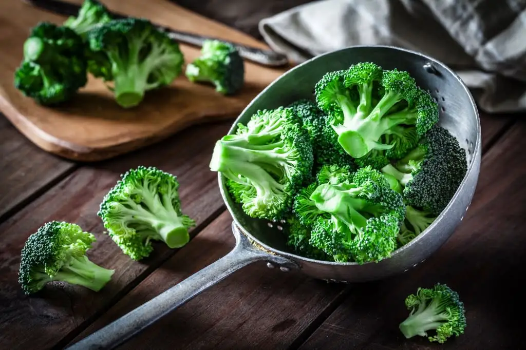 The vegetables Mosley prefers are broccoli, spinach, cauliflower, cucumber, and eggplant because they “contain a host of vitamins, minerals and other important nutrients like phytochemicals” that have been shown to lower cholesterol and the risk of Type 2 diabetes while helping digestion. Getty Images