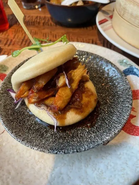 Honey chilli chicken bao bun