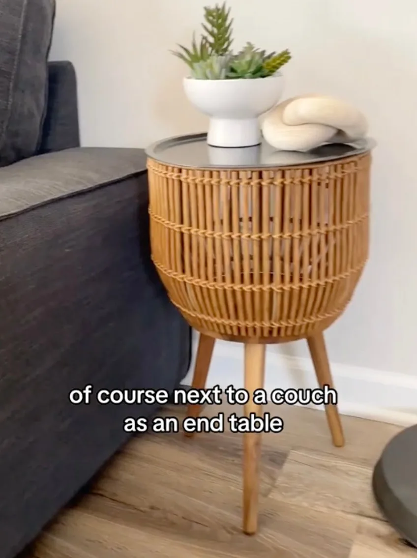 She also found a wicker option that fit with a smaller pizza pan