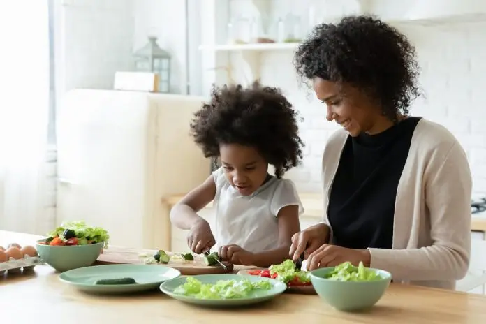 The Haliburton, Kawartha, Pine Ridge District Health Unit is marking Nutrition Month in March by encouraging residents to join in by being mindful of what they put on their plates and by practising other good habits around mealtimes. With Dietitian's Day on March 20, the health unit is also emphasizing the role of registered dietitians as a reliable source for nutrition information and healthy eating guidance. (Stock photo)