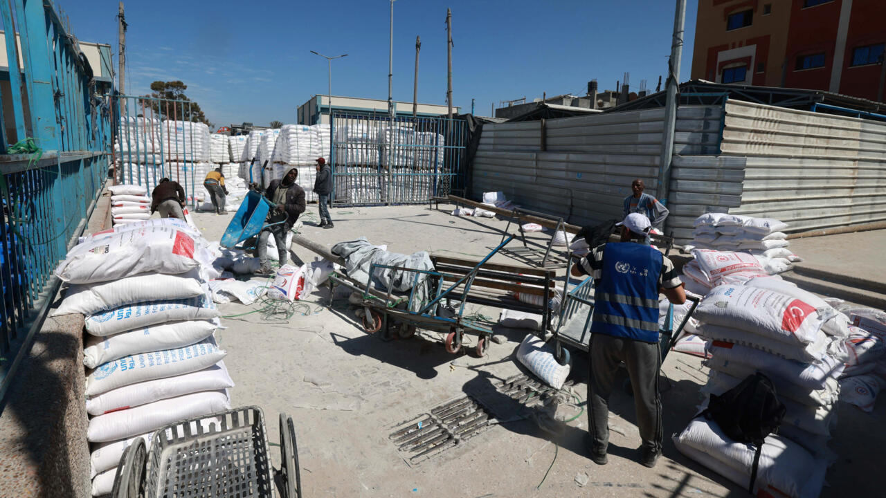 🔴 Live: Israel strikes UN food distribution center in Gaza